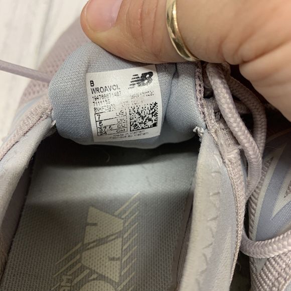Womens Size 7 New Balance Fresh Foam Sneakers - Picture 6 of 6